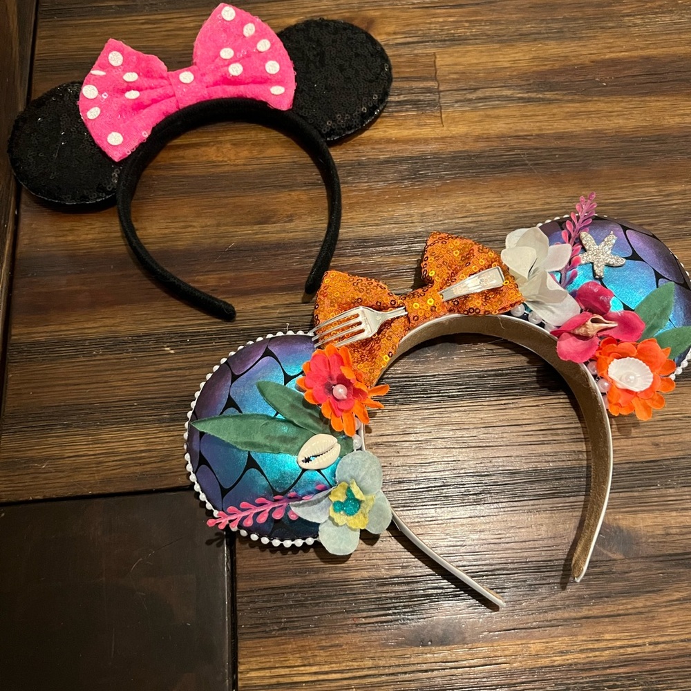 2 Pairs of Disney Minnie Mouse Ears